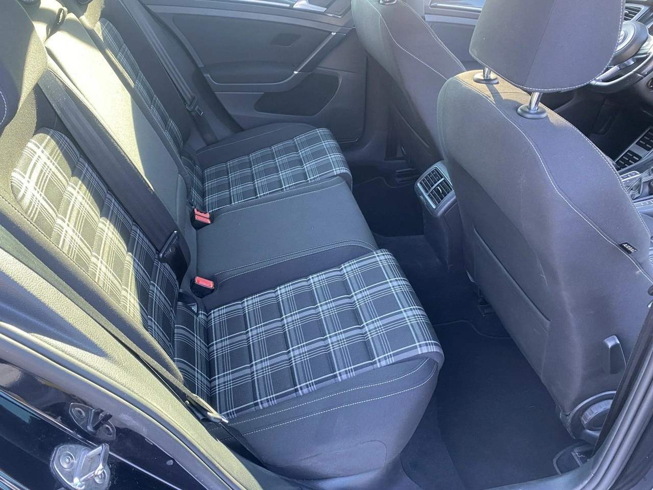 Volkswagen Golf - Zdjęcie 15