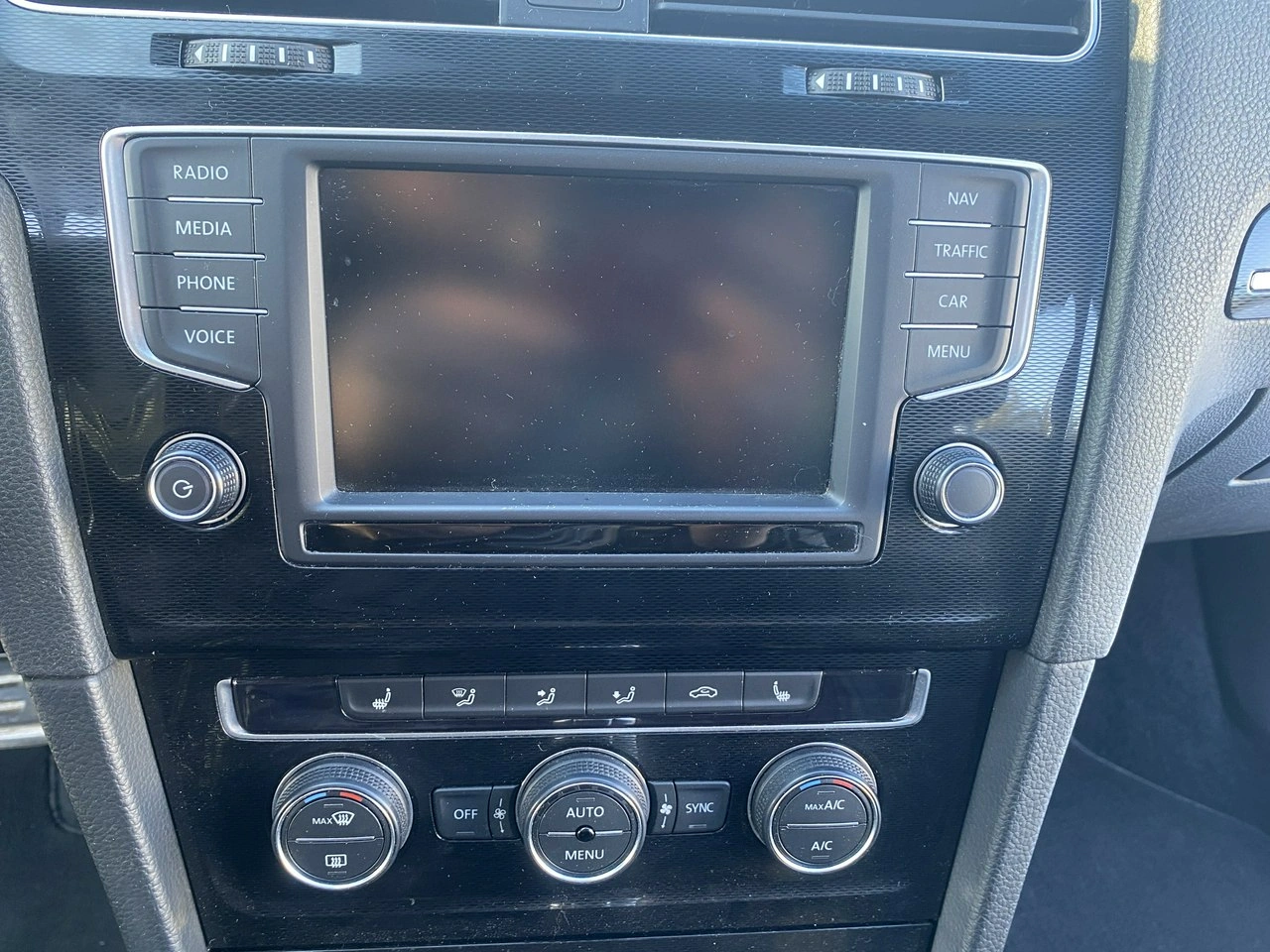 Volkswagen Golf - Zdjęcie 24