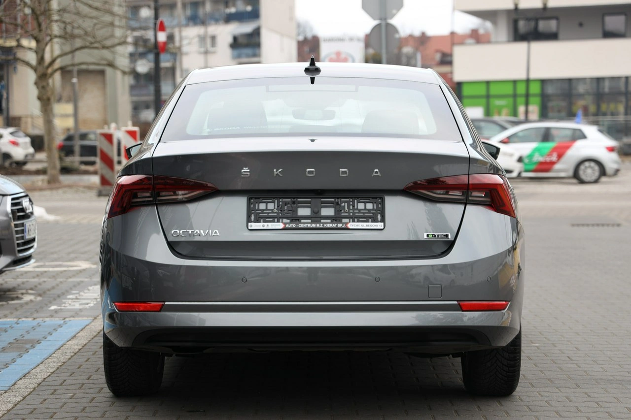 Skoda Octavia - Zdjęcie 7