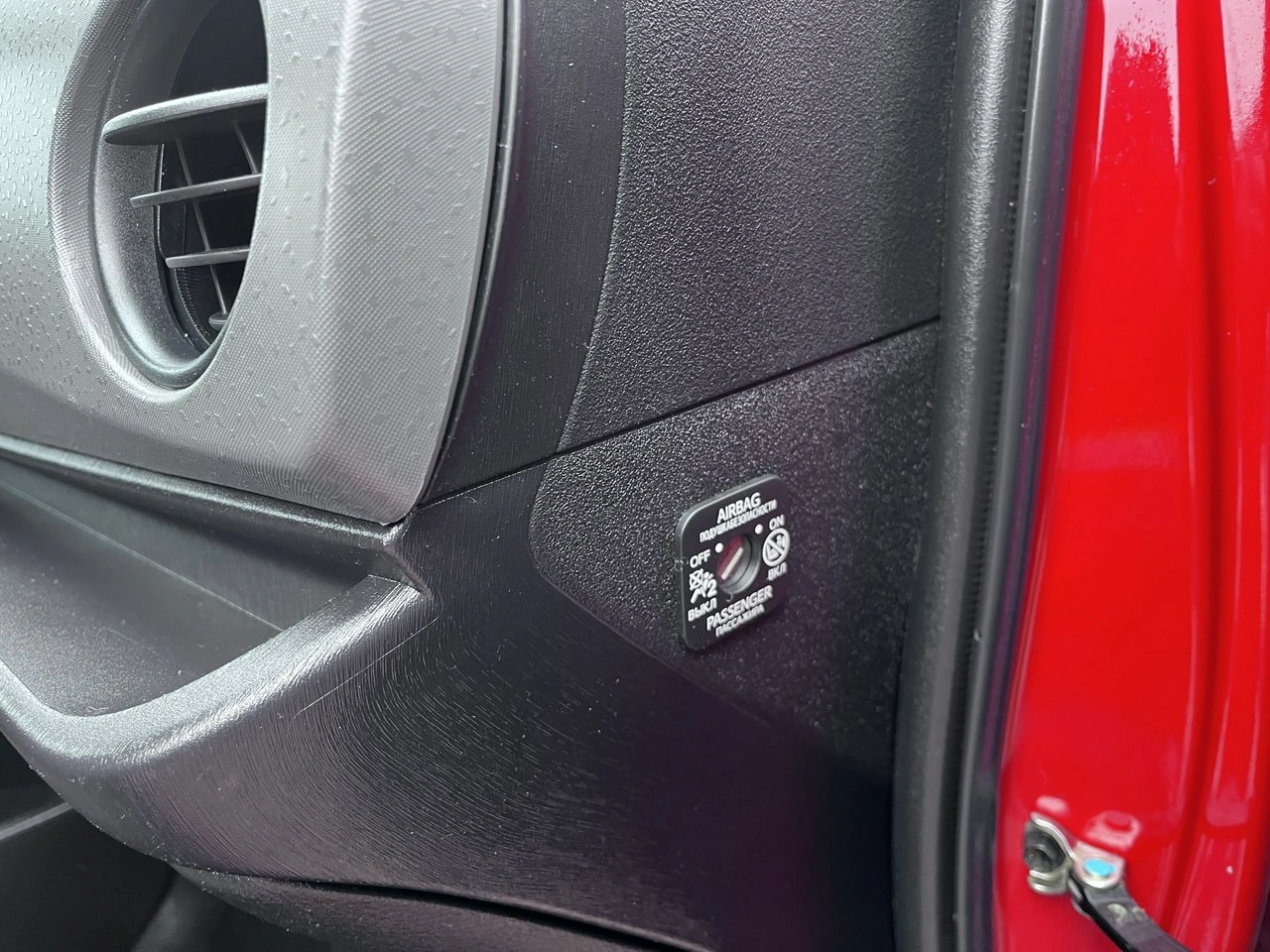 Toyota Yaris - Zdjęcie 17