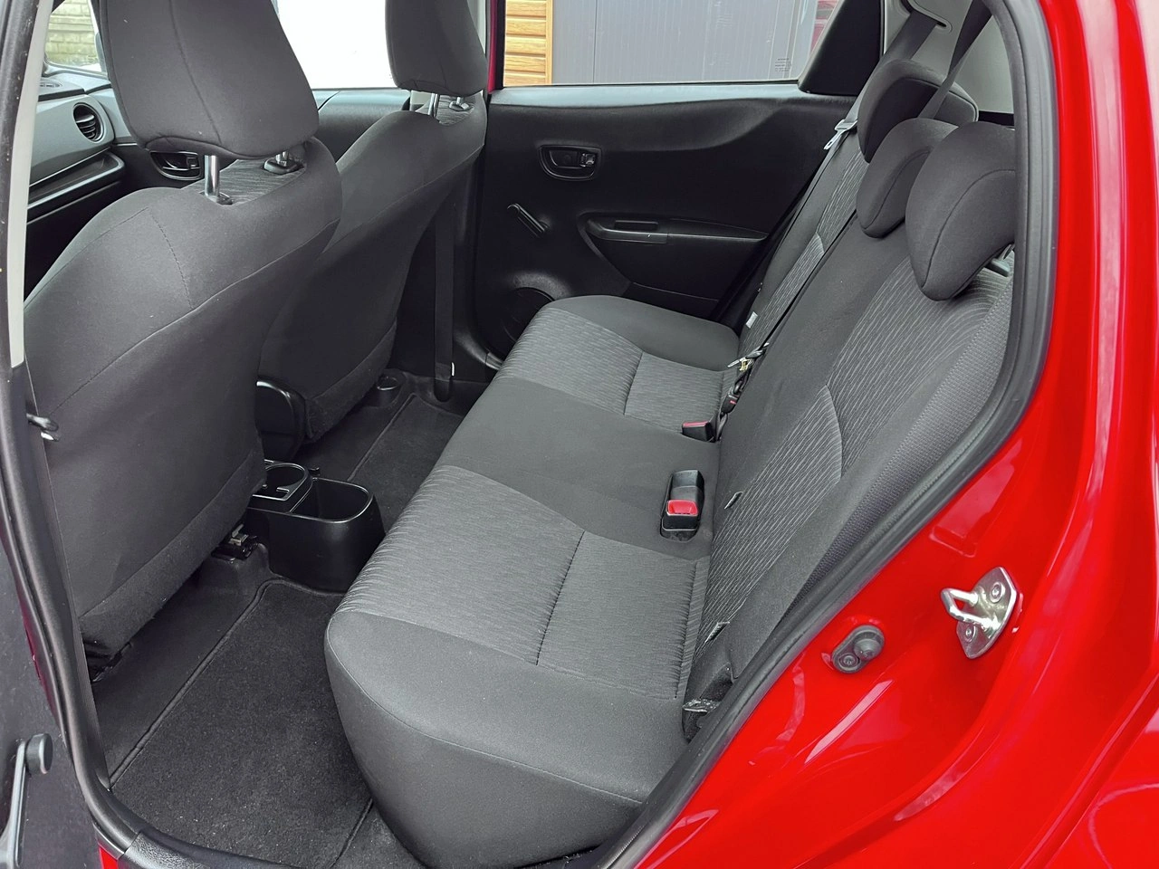 Toyota Yaris - Zdjęcie 21