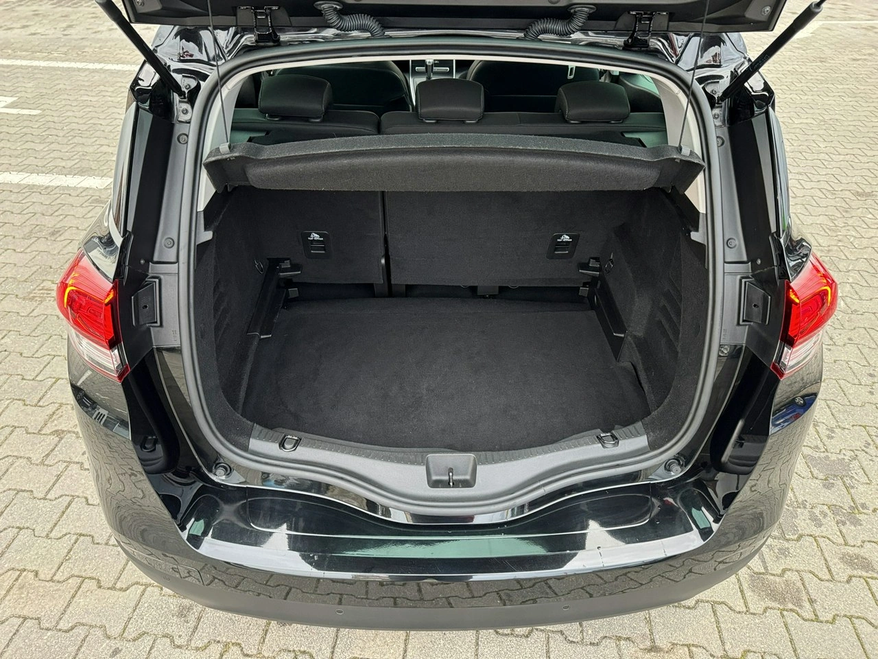 Renault Scenic - Zdjęcie 17