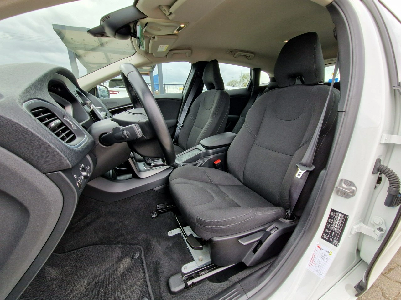 Volvo V40 - Zdjęcie 16