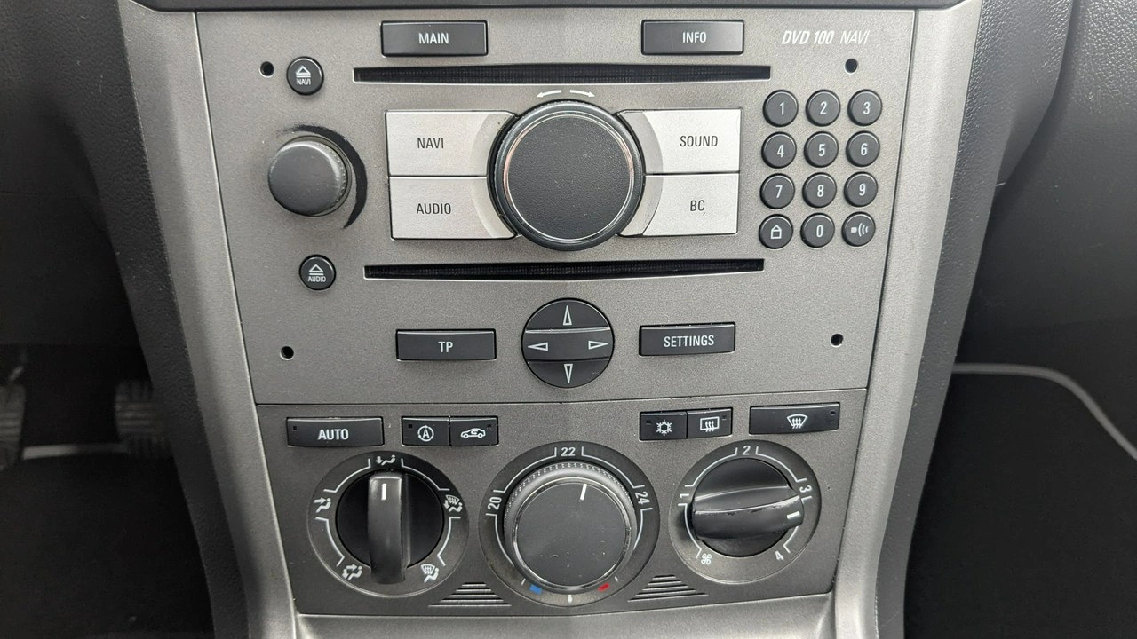 Opel Antara - Zdjęcie 24