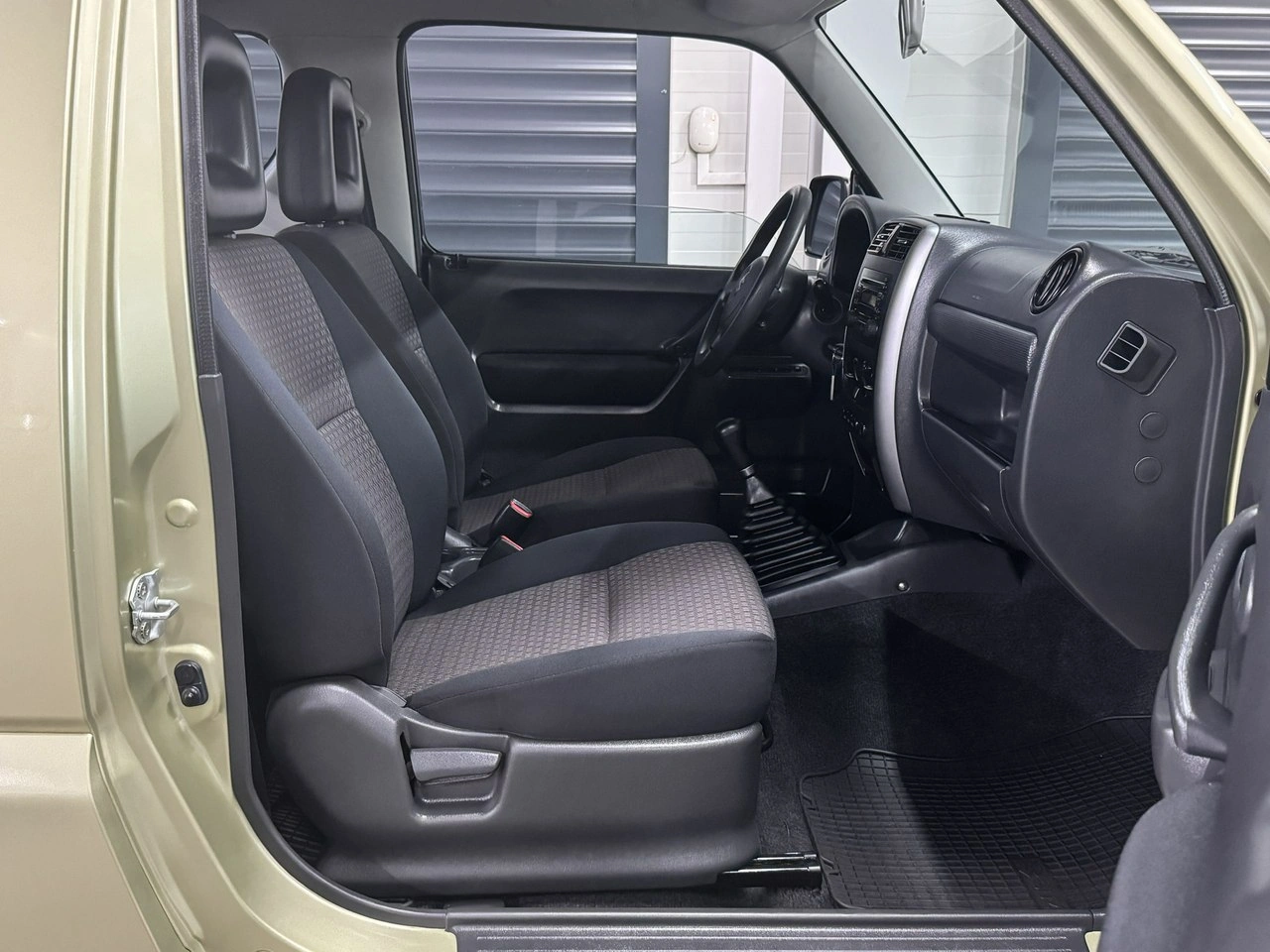 Suzuki Jimny - Zdjęcie 13