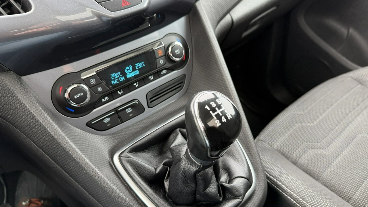 Ford Tourneo Connect - Zdjęcie 32