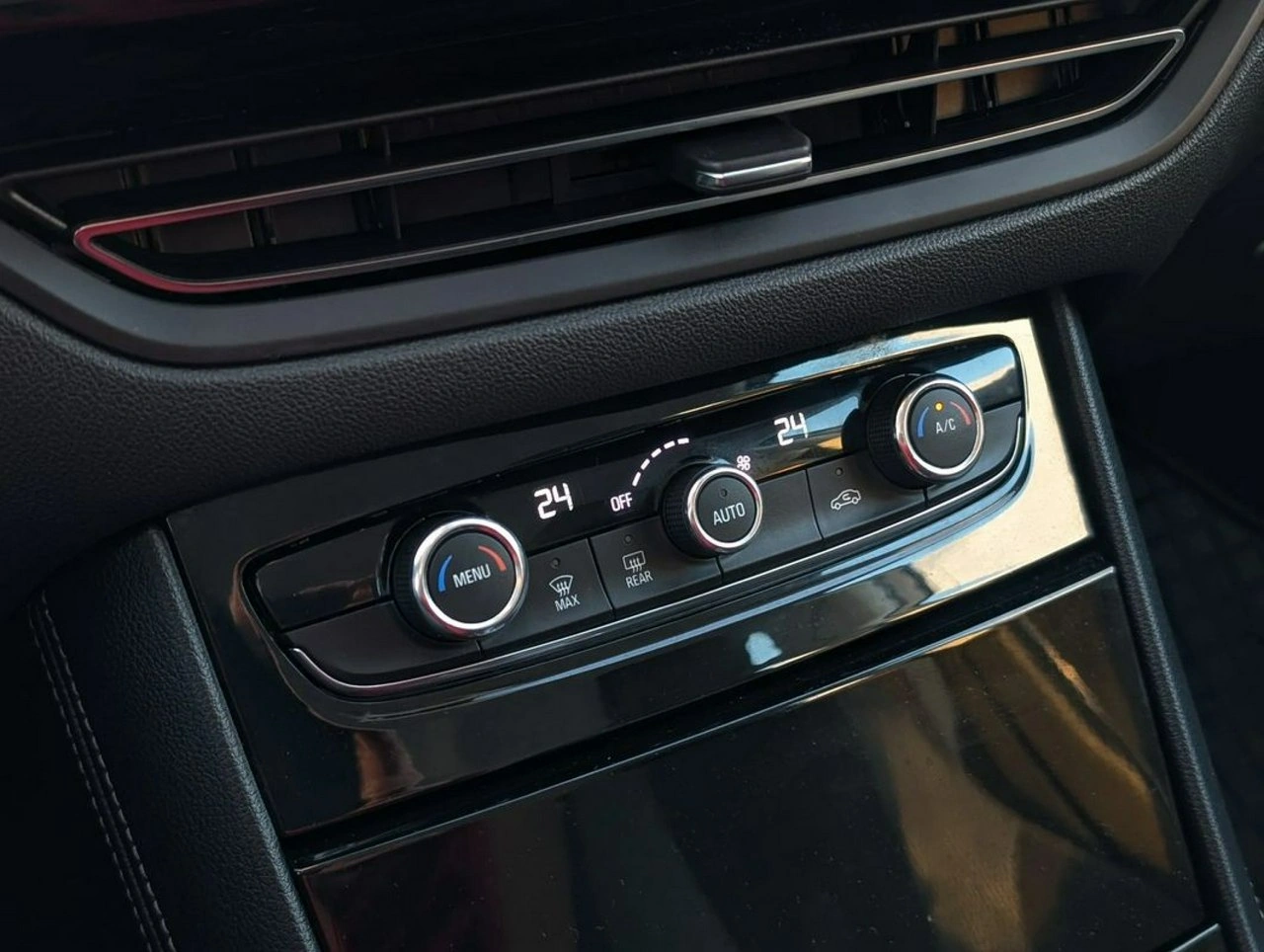 Opel Grandland X - Zdjęcie 30