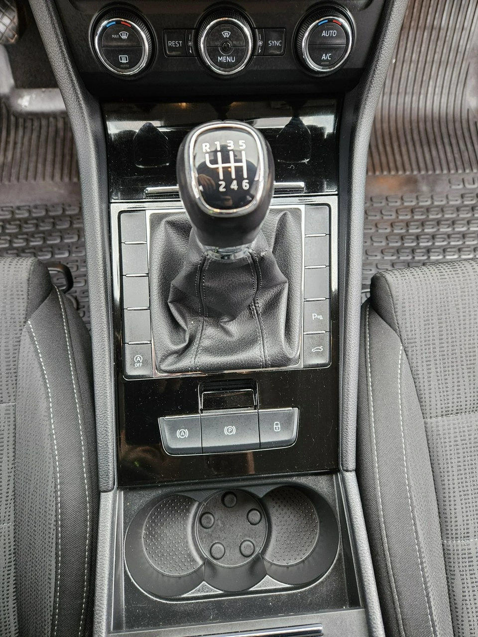 Skoda Superb - Zdjęcie 17