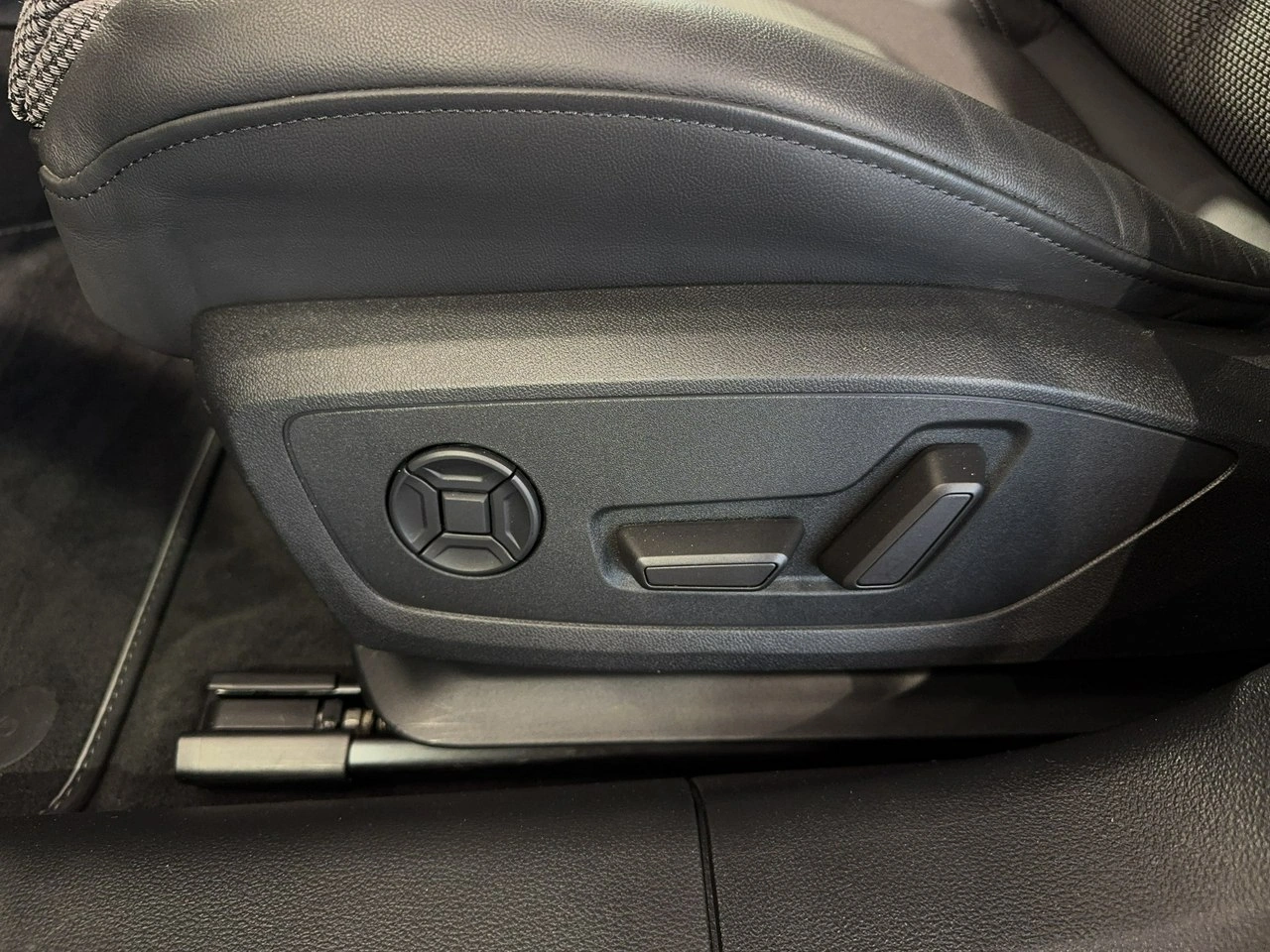 Audi A6 - Zdjęcie 18