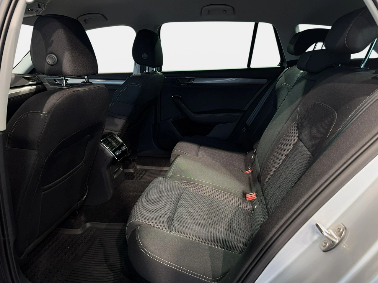 Skoda Superb - Zdjęcie 14