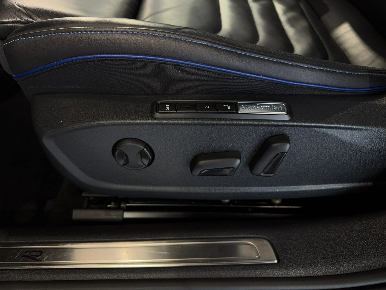 Volkswagen Arteon - Zdjęcie 19