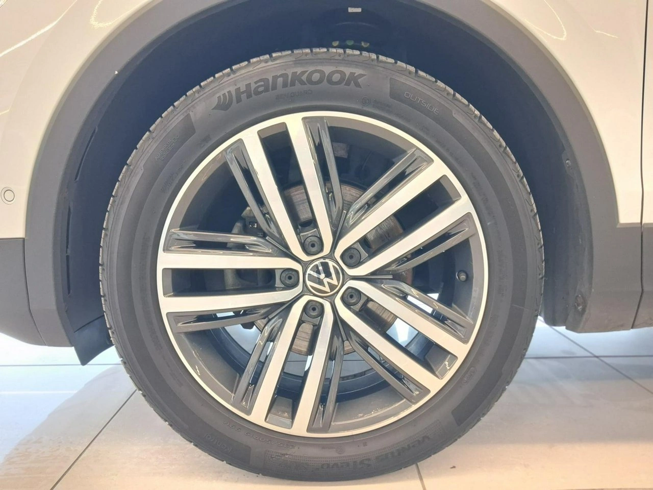 Volkswagen Tiguan - Zdjęcie 9