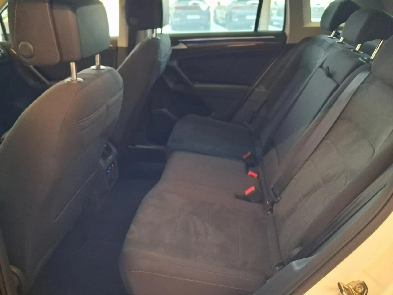 Volkswagen Tiguan - Zdjęcie 13