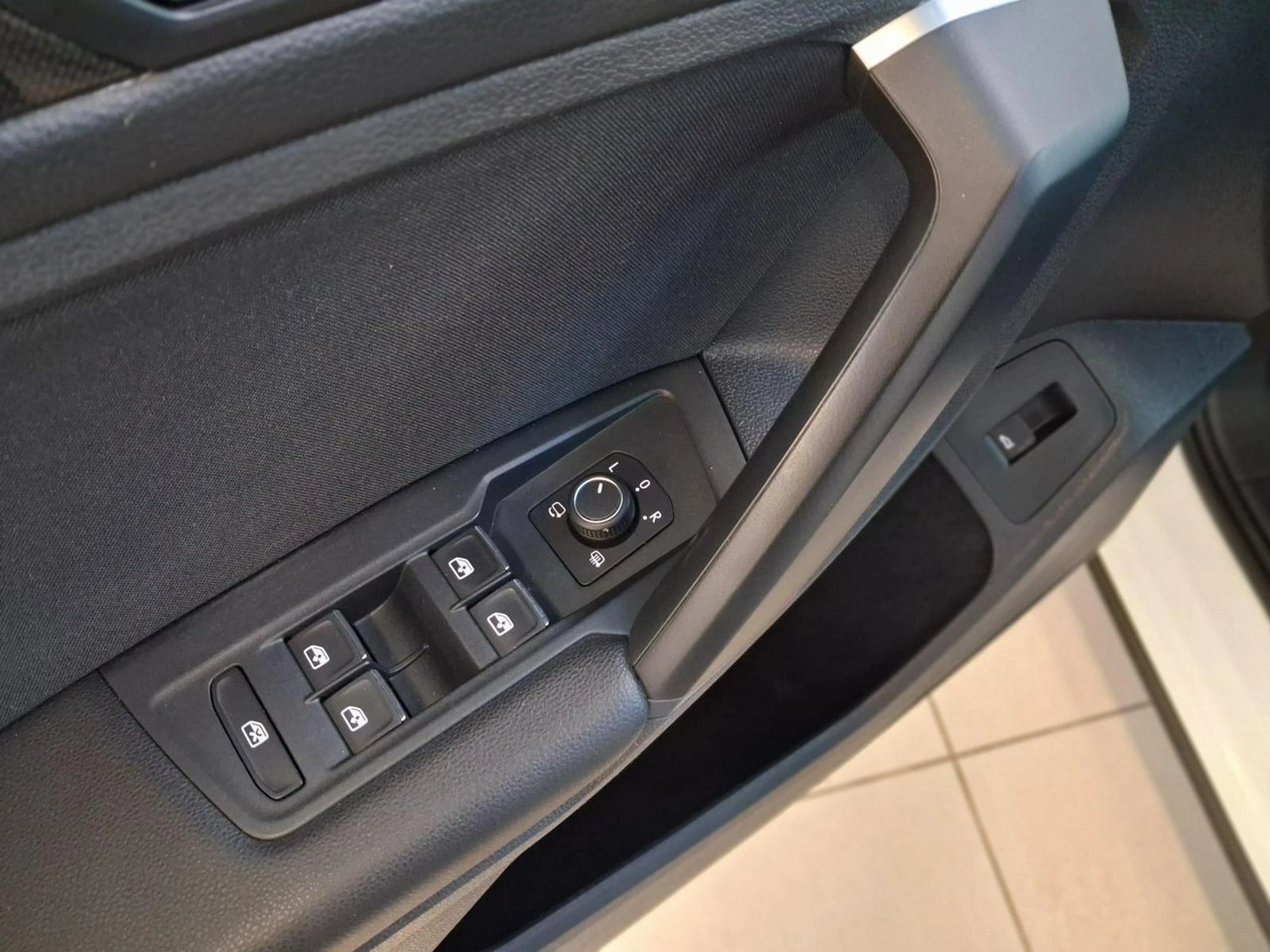 Volkswagen Tiguan - Zdjęcie 18