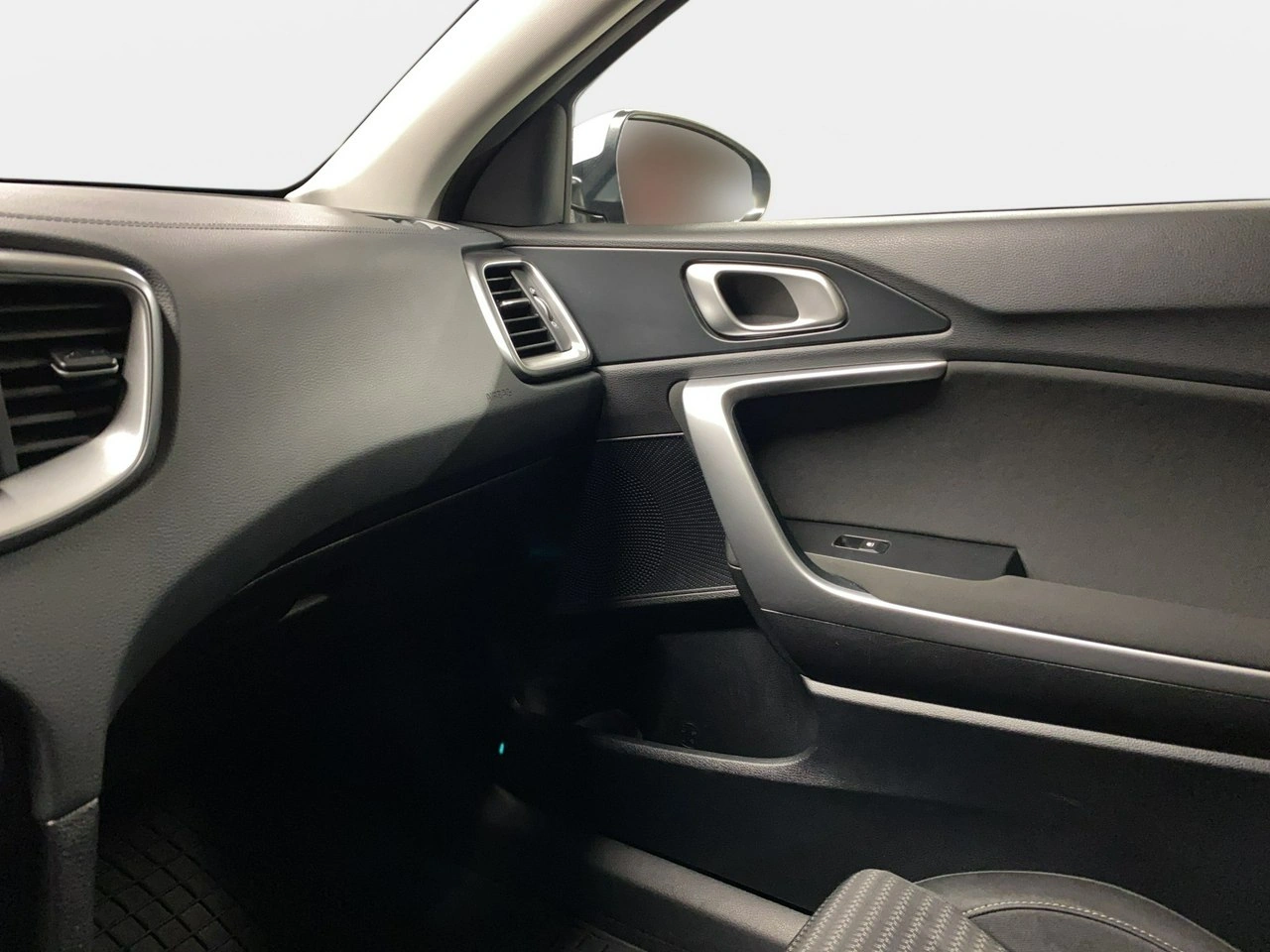 Kia Ceed - Zdjęcie 27