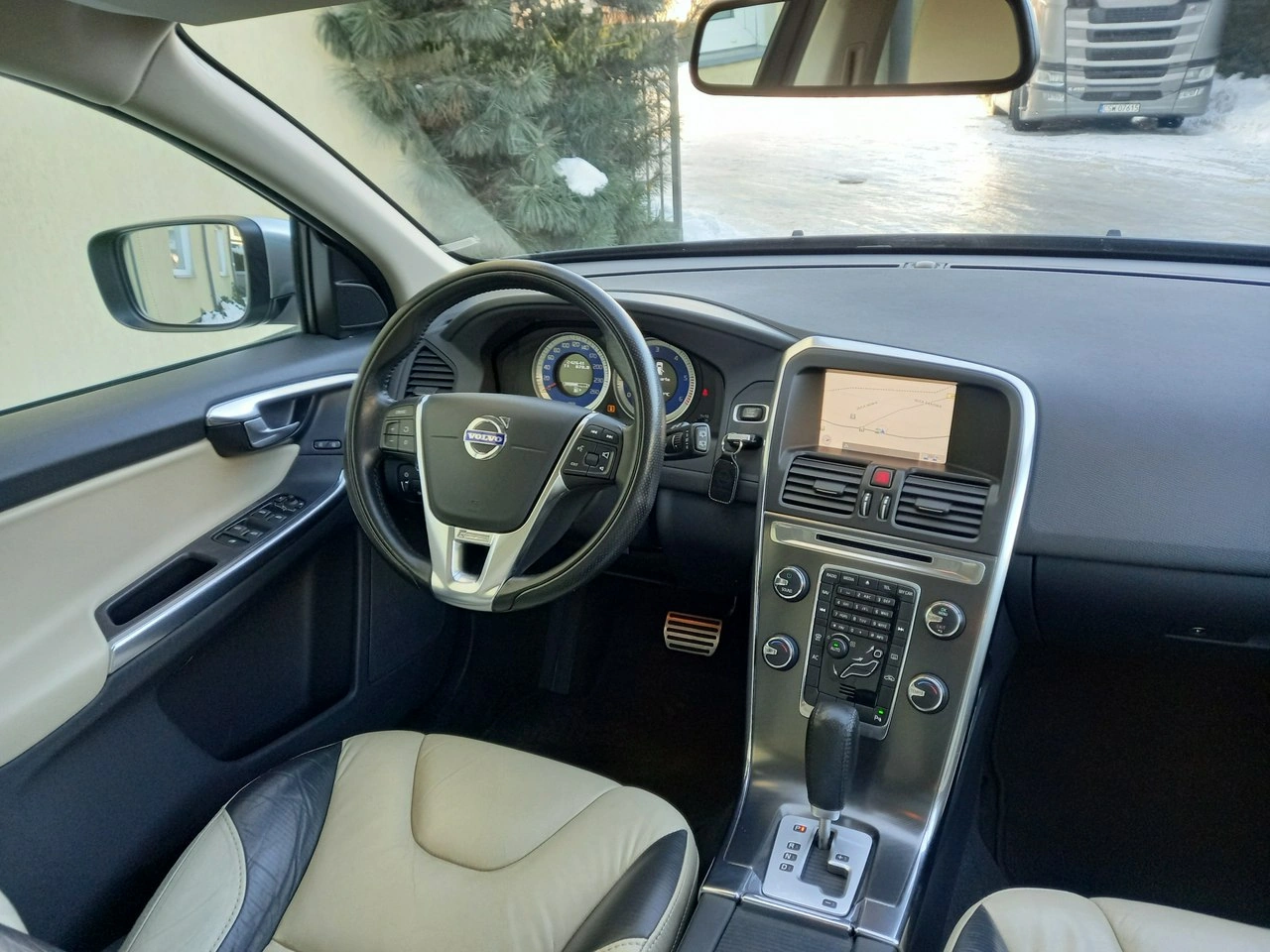 Volvo XC 60 - Zdjęcie 23