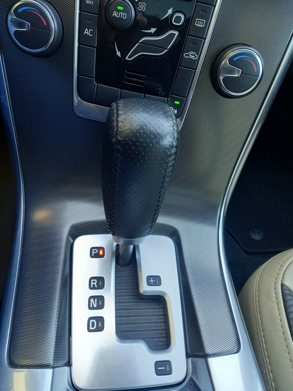 Volvo XC 60 - Zdjęcie 32