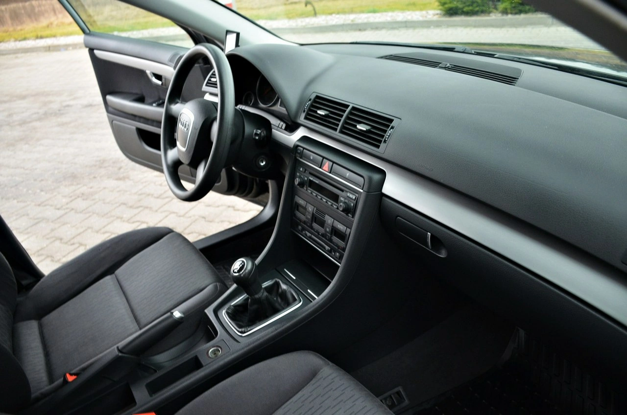 Audi A4 - Zdjęcie 16