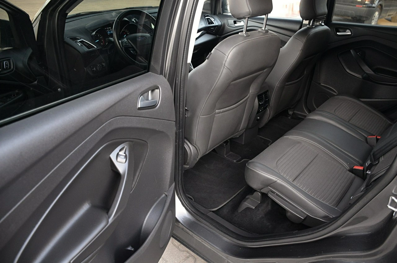 Ford Kuga - Zdjęcie 13