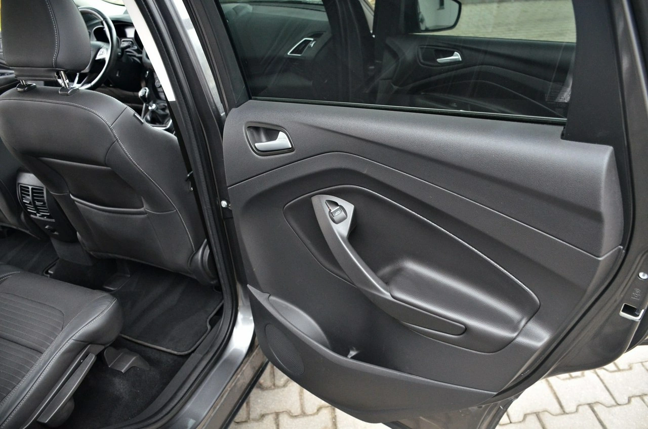 Ford Kuga - Zdjęcie 18