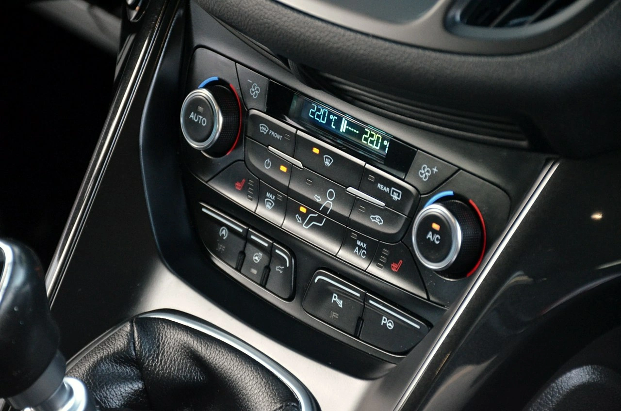 Ford Kuga - Zdjęcie 18