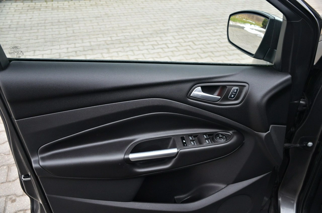 Ford Kuga - Zdjęcie 24