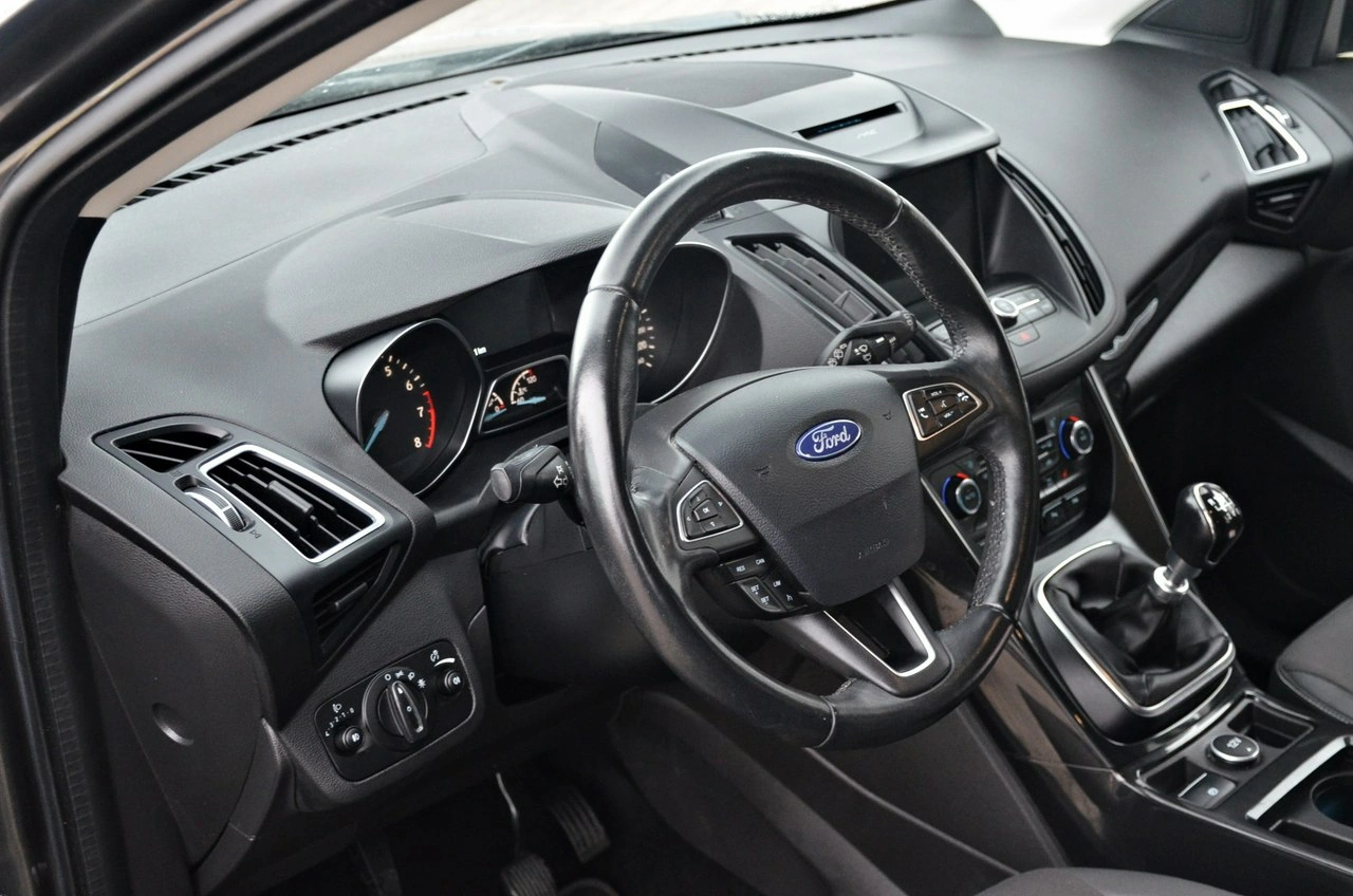 Ford Kuga - Zdjęcie 25