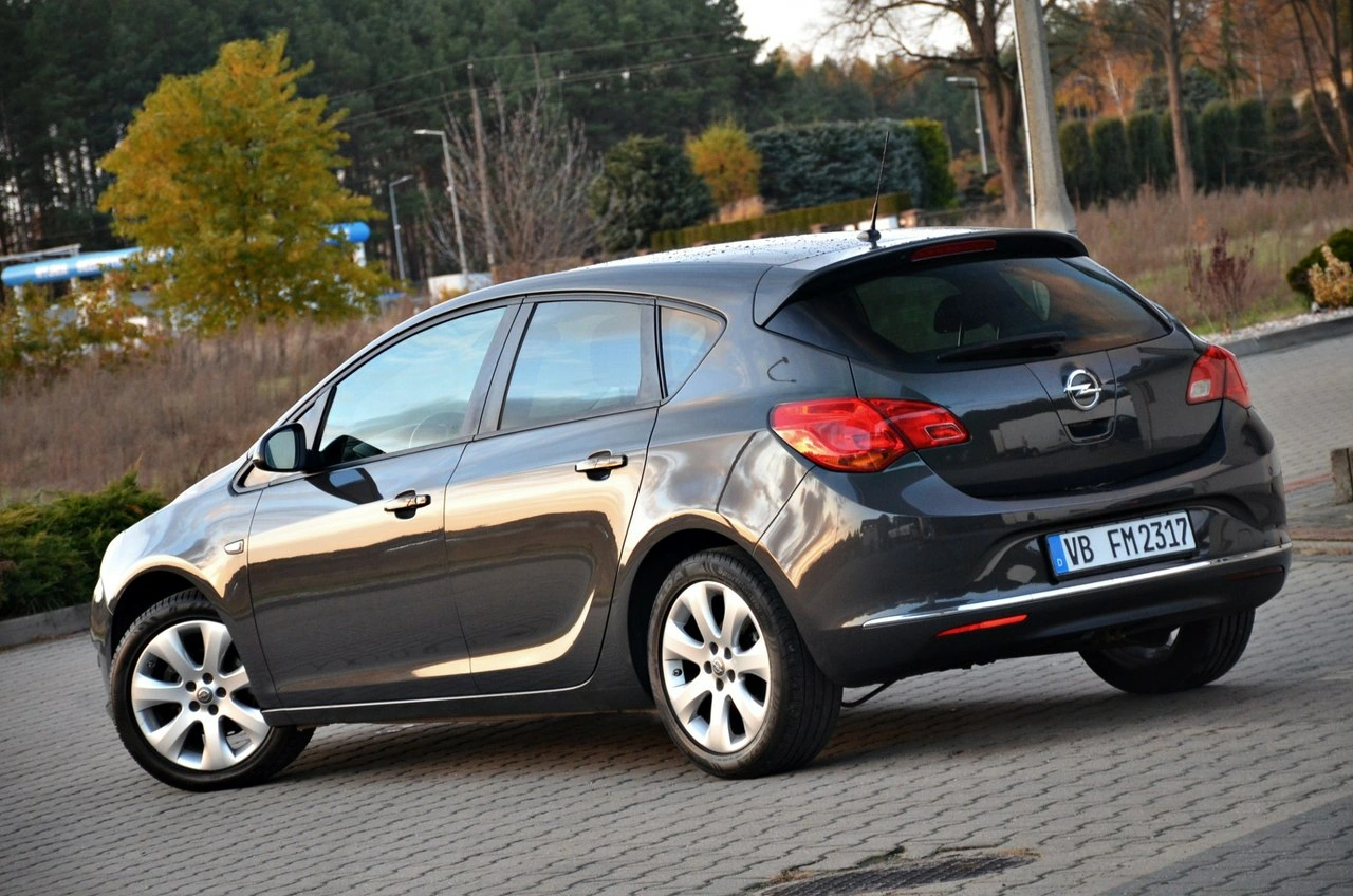 Opel Astra - Zdjęcie 9