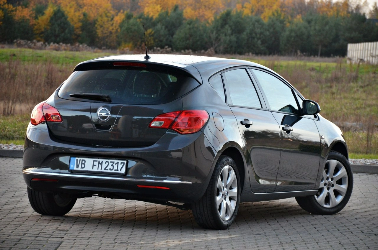 Opel Astra - Zdjęcie 10