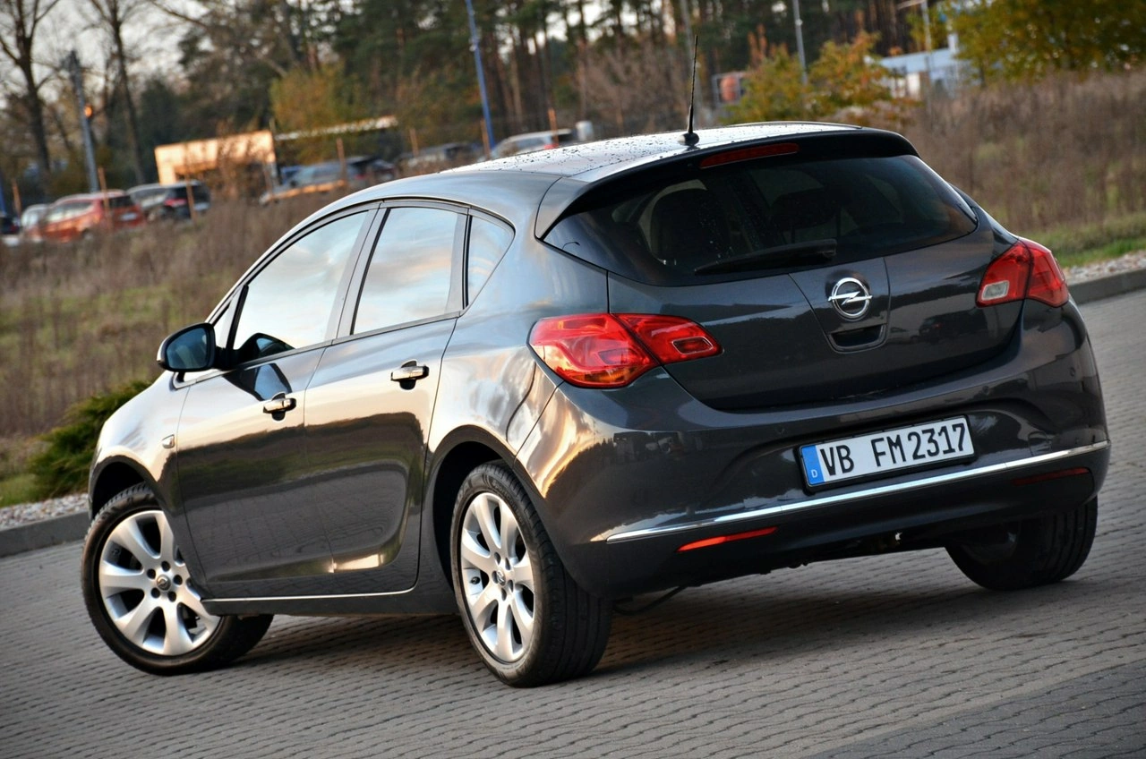 Opel Astra - Zdjęcie 8