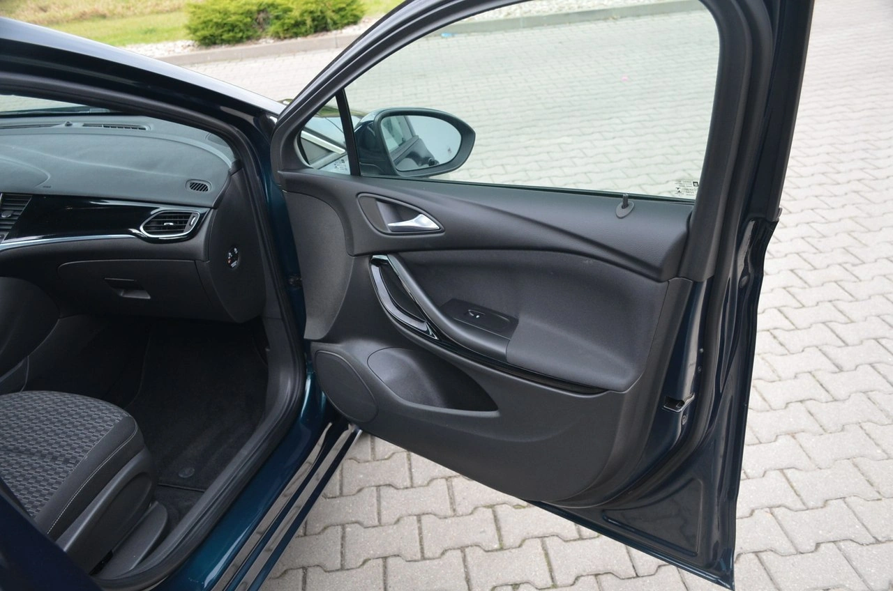 Opel Astra - Zdjęcie 23