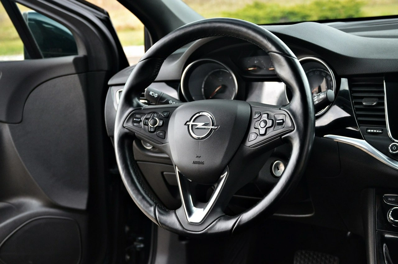 Opel Astra - Zdjęcie 27