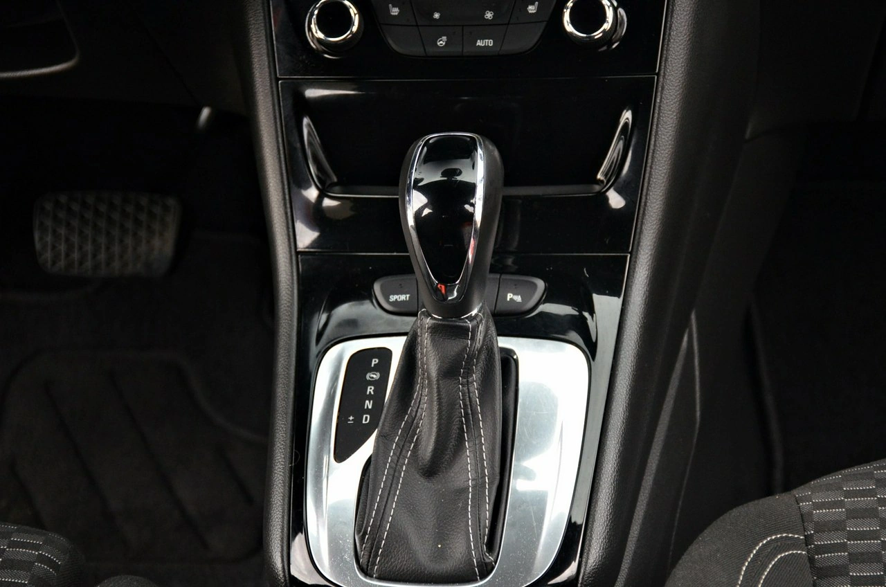 Opel Astra - Zdjęcie 29