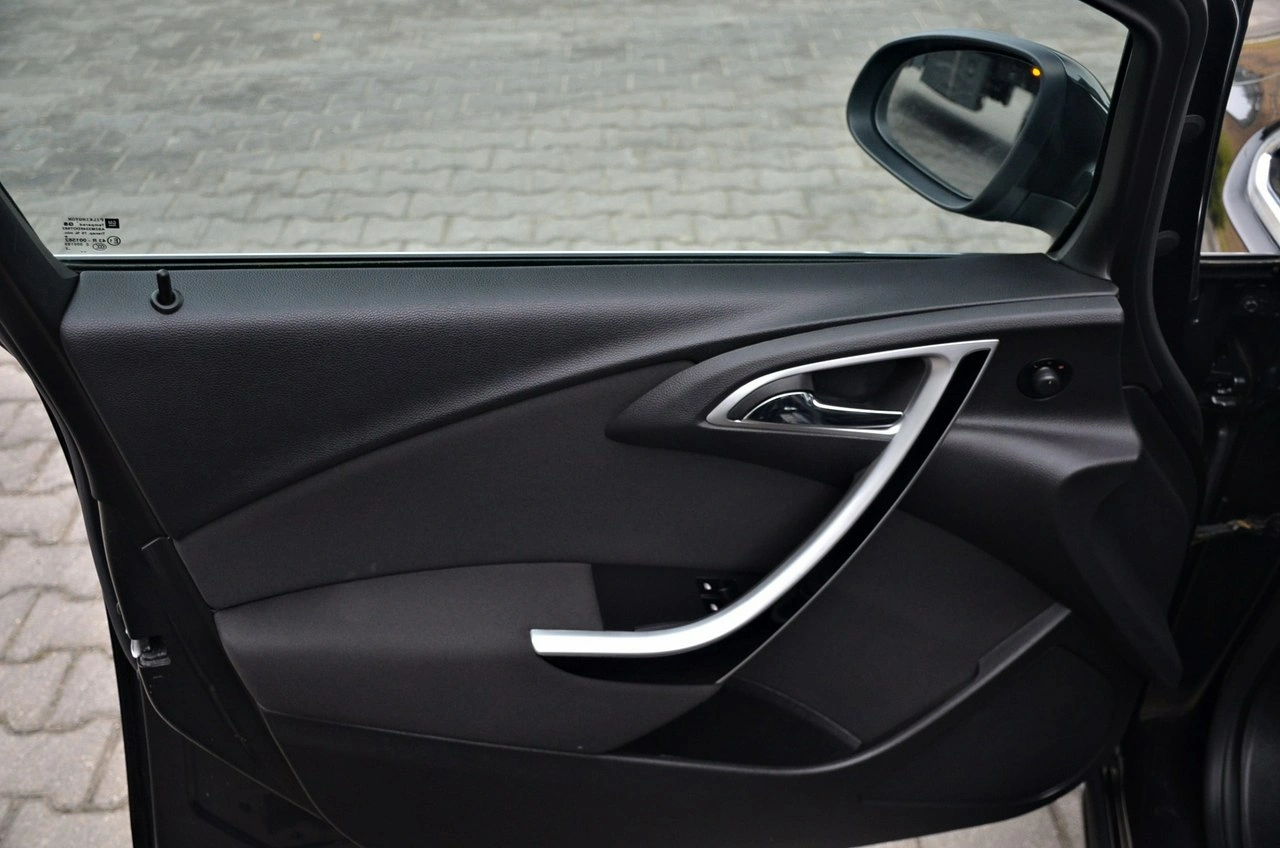 Opel Astra - Zdjęcie 12