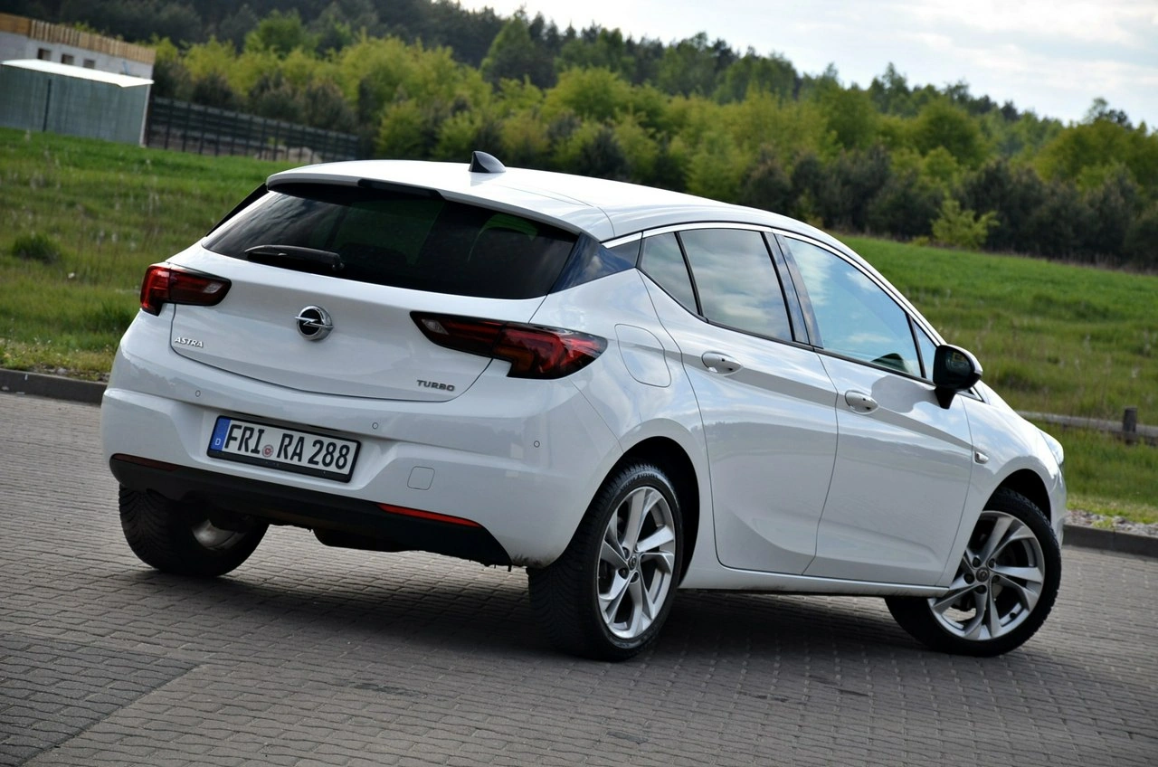 Opel Astra - Zdjęcie 9