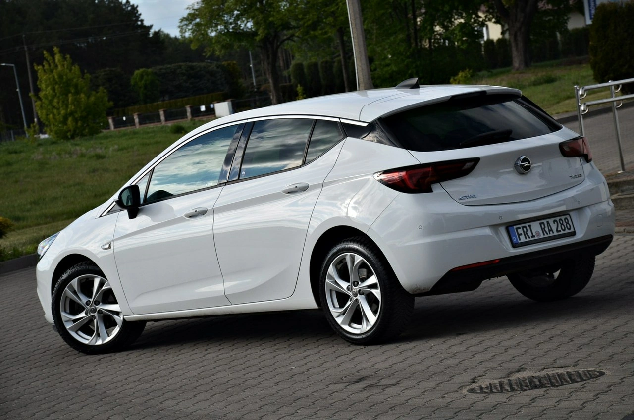 Opel Astra - Zdjęcie 12