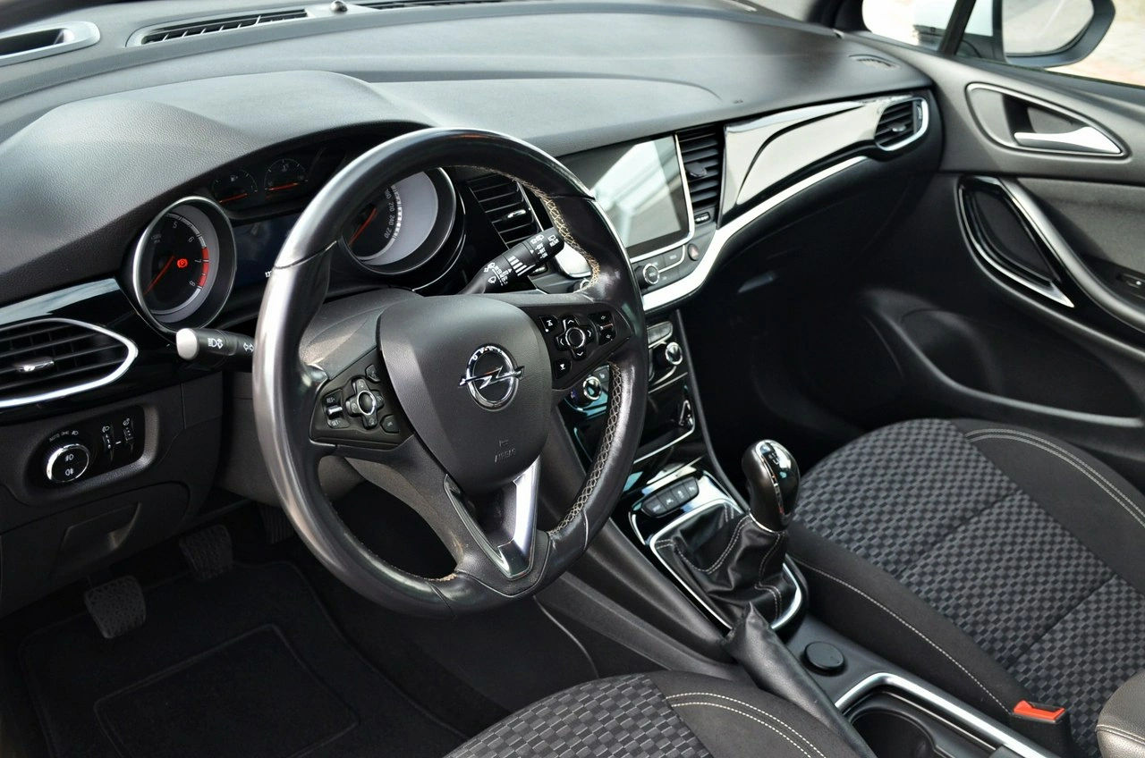 Opel Astra - Zdjęcie 14