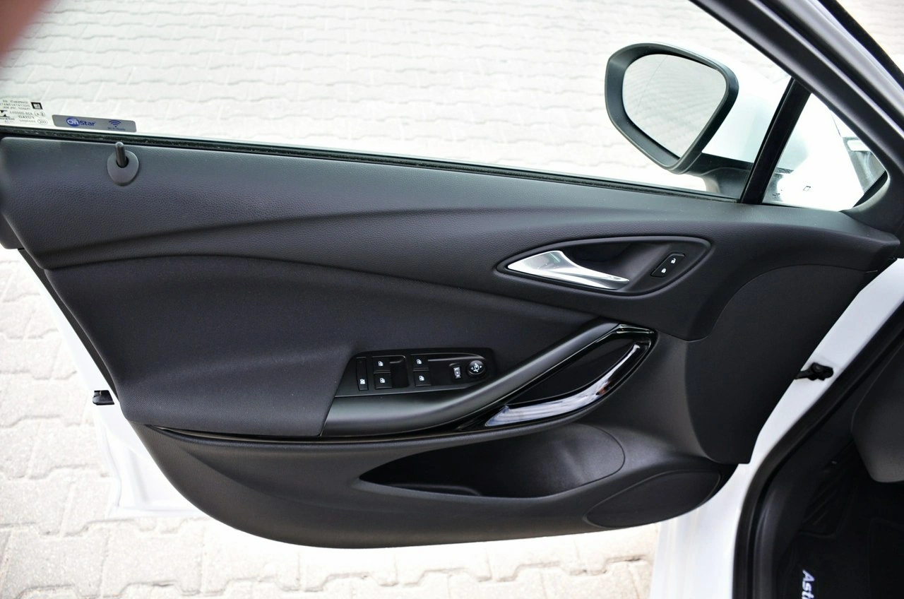 Opel Astra - Zdjęcie 15
