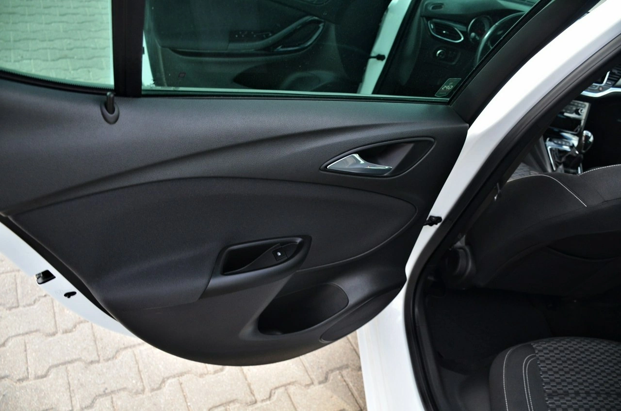 Opel Astra - Zdjęcie 16
