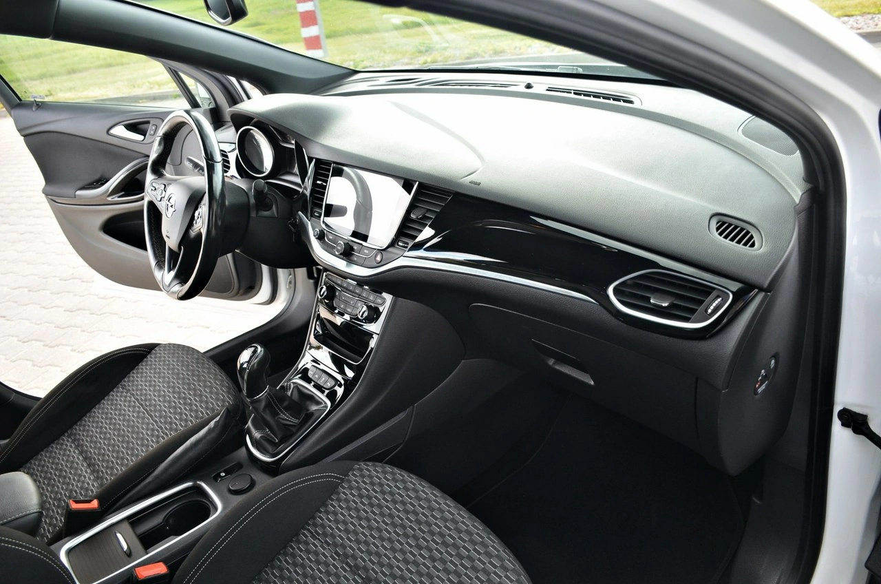 Opel Astra - Zdjęcie 19