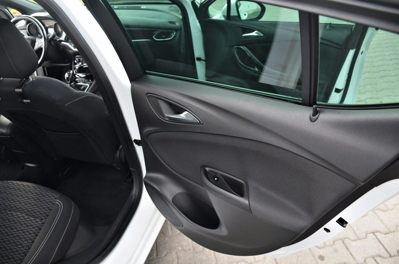 Opel Astra - Zdjęcie 21