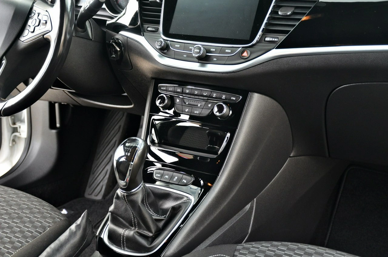 Opel Astra - Zdjęcie 23