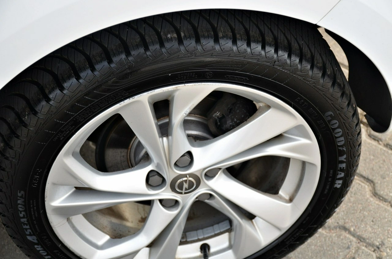 Opel Astra - Zdjęcie 29