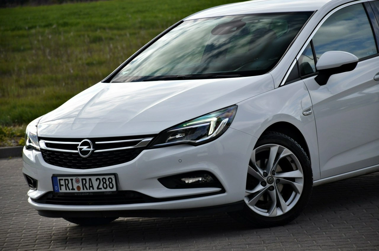 Opel Astra - Zdjęcie 6