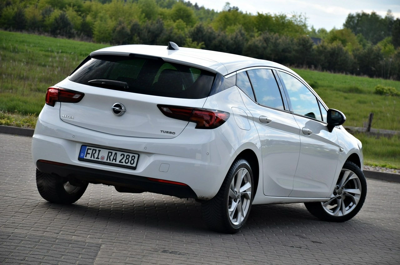 Opel Astra - Zdjęcie 8