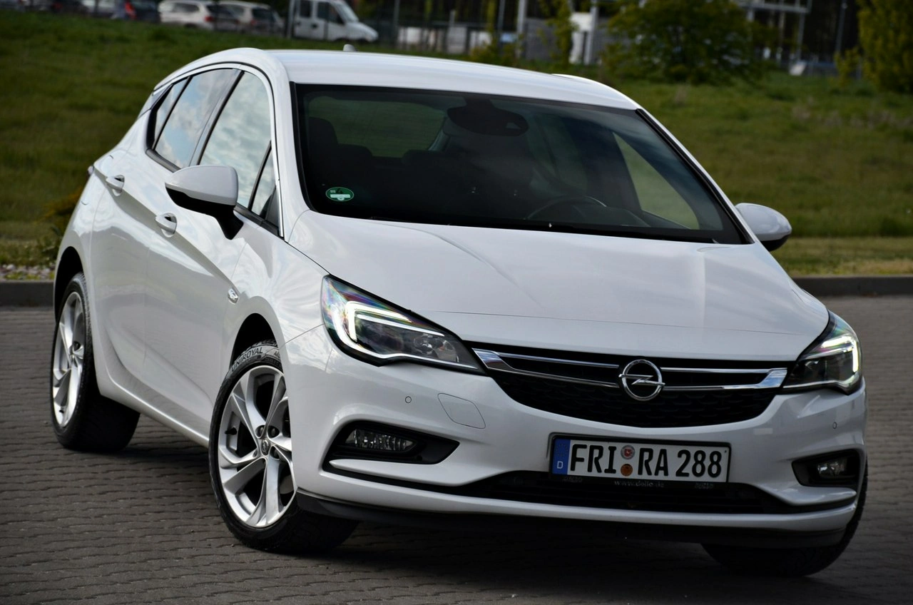 Opel Astra - Główne zdjęcie
