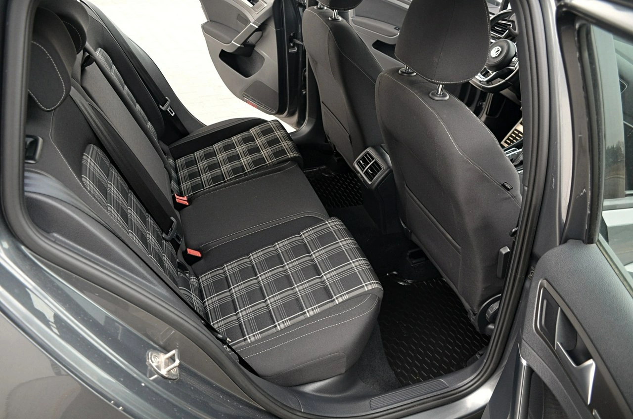 Volkswagen Golf - Zdjęcie 17