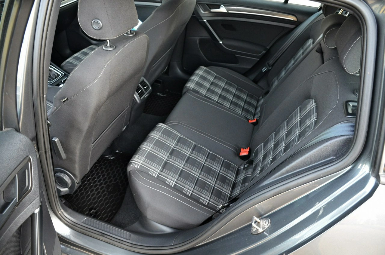 Volkswagen Golf - Zdjęcie 21