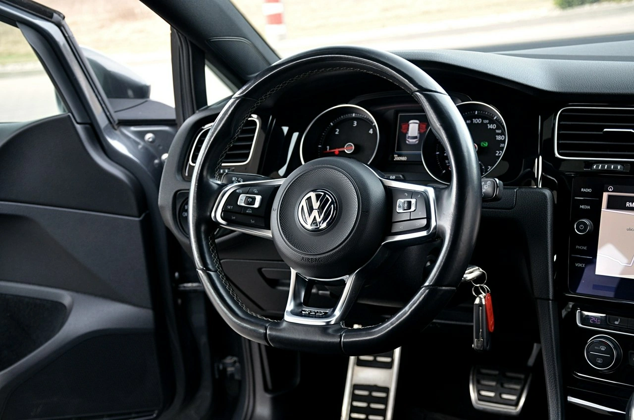 Volkswagen Golf - Zdjęcie 21