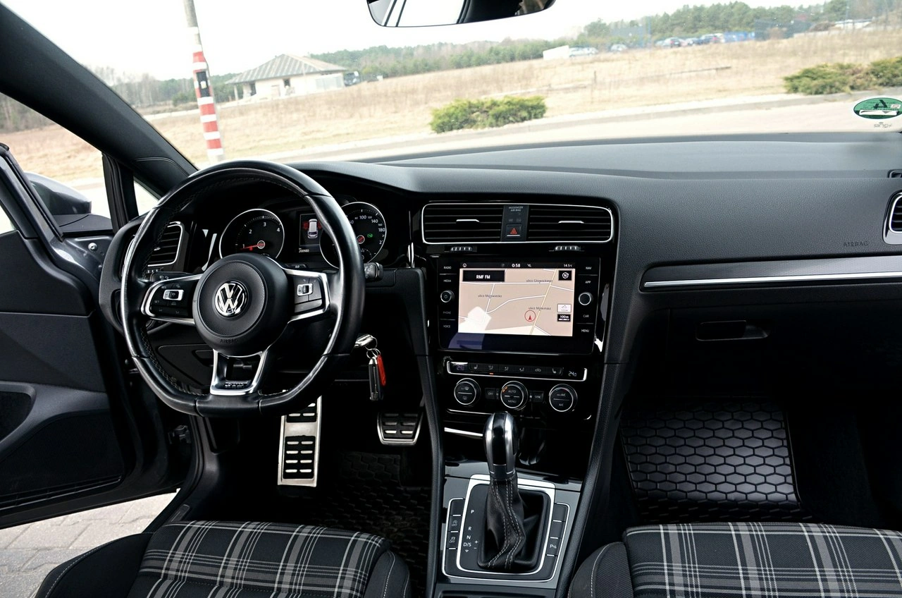 Volkswagen Golf - Zdjęcie 22